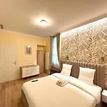 Apartment 4* - 85 Sqm - Grenelle - 8P