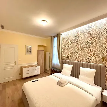 Apartment 4* - 85 Sqm - Grenelle - 8p